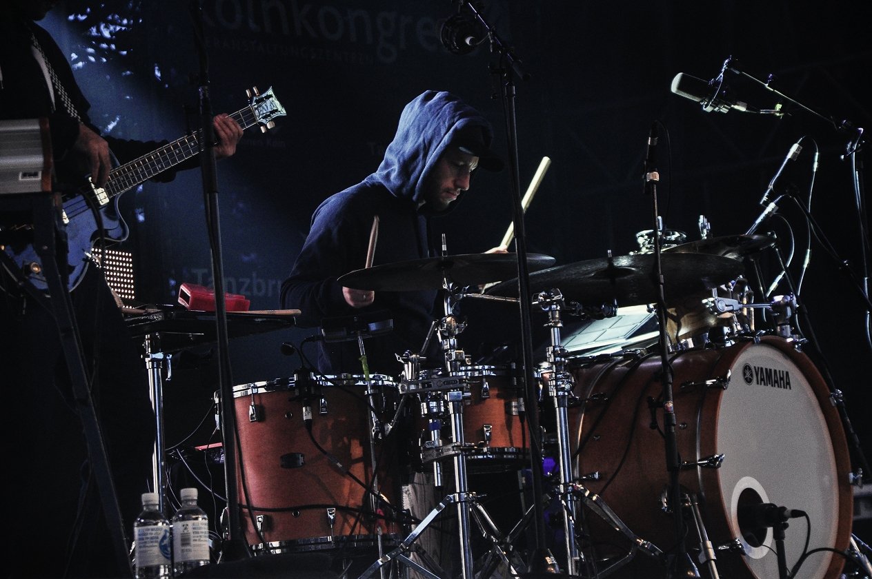 Freundeskreis – An den Drums: Carl-Michael Grabinger  …