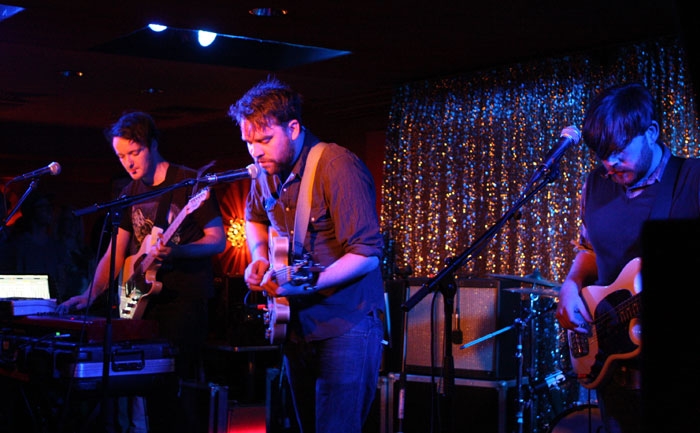 Konzertbilder aus dem Atomic Café München. – Frightened Rabbit 2010 in München