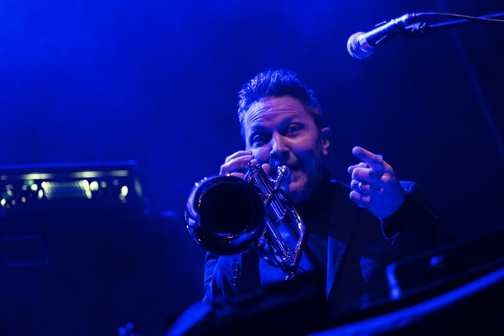 Fun Lovin' Criminals – Auch 20 Jahre nach dem Debüt sind die drei kein bisschen müde. – Brian "Fast" Leiser.