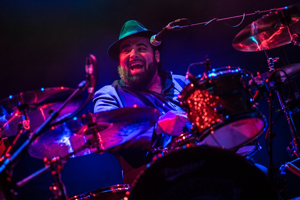 Fun Lovin' Criminals – Auch 20 Jahre nach dem Debüt sind die drei kein bisschen müde. – Macht auch nach 20 Jahren noch Spaß.