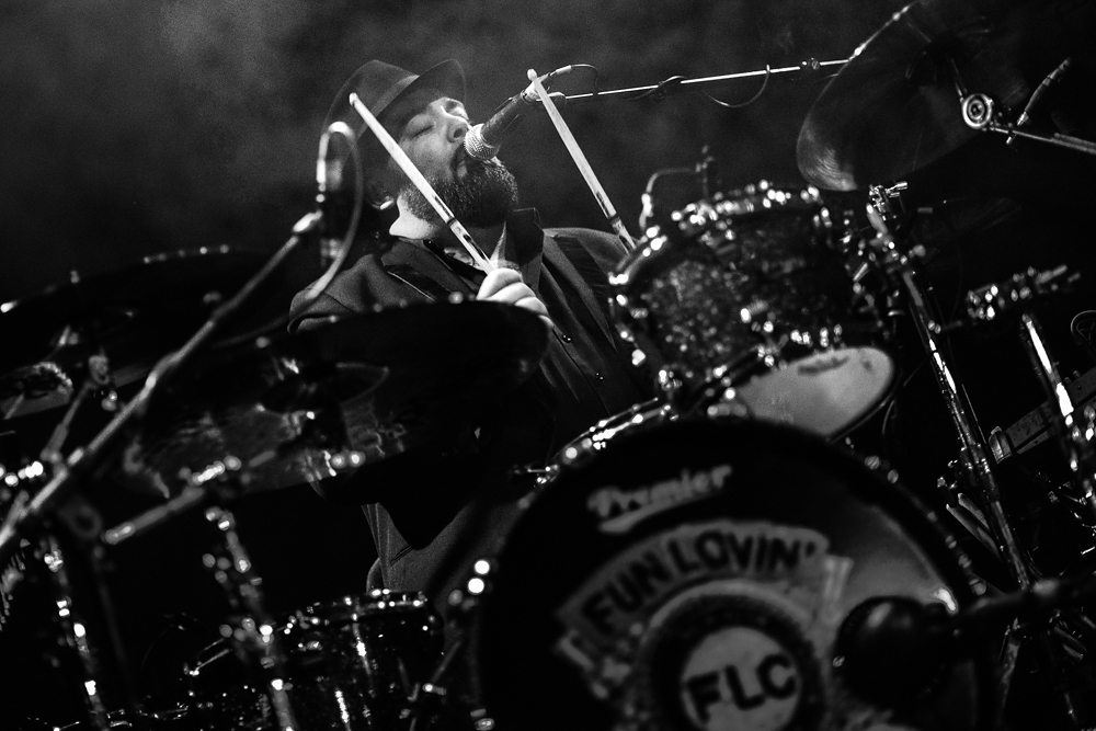 Fun Lovin' Criminals – Auch 20 Jahre nach dem Debüt sind die drei kein bisschen müde. – The Rhythm Master himself.