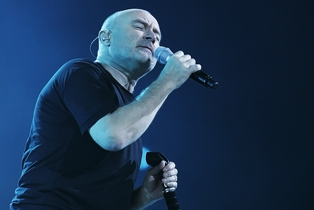 Genesis – Nach 15 Jahren wieder gemeinsam auf der Bühne: Phil, Mike und Tony in Düsseldorf. – 