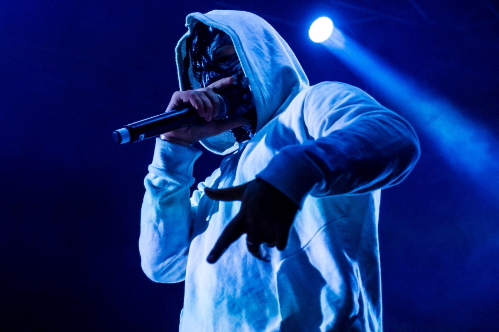 Karuzo und Sikk live in Übersee. – Genetikk.