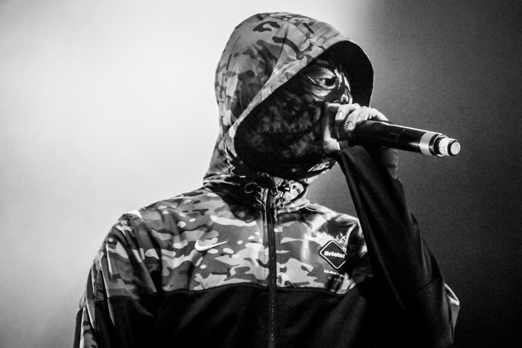 Karuzo und Sikk live in Übersee. – Genetikk.