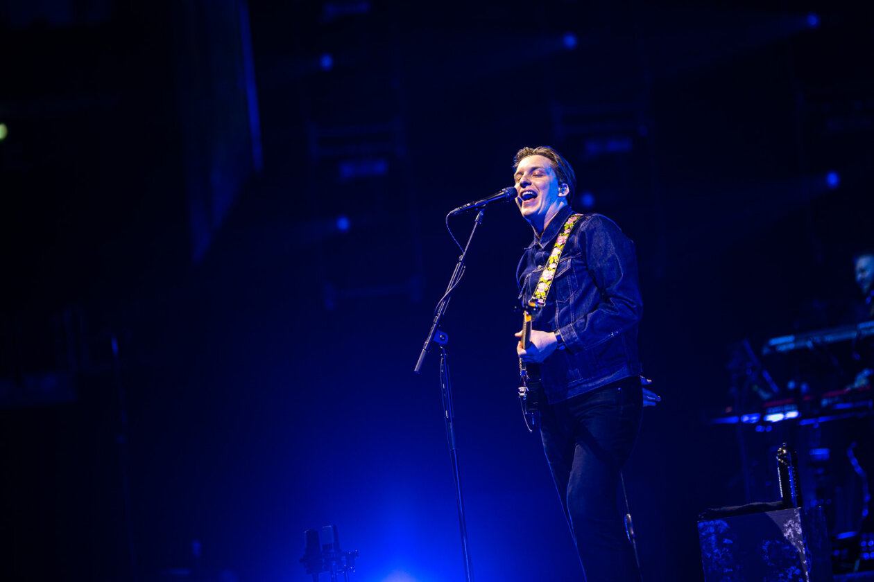 Der englische Folk-Pop-Rocker on tour mit seinem aktuellen Album "Gold Rush Kid". – George Ezra.