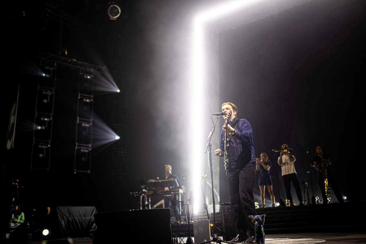 Der englische Folk-Pop-Rocker on tour mit seinem aktuellen Album "Gold Rush Kid". – George Ezra.