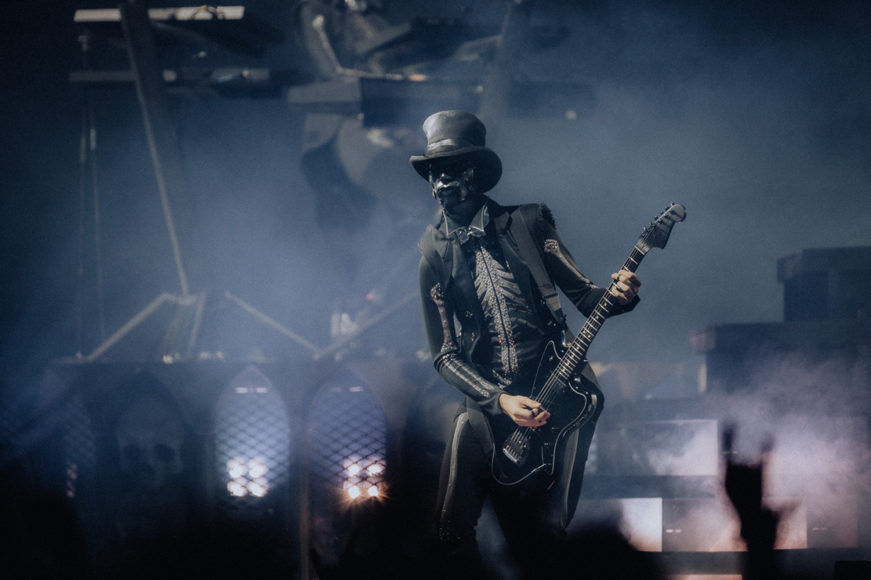 Mit der neuen Scheibe "Skeletá" stehen die Schweden als erster Hardrock-Act seit Jahren auf der Eins in den Staaten. – Ghost.