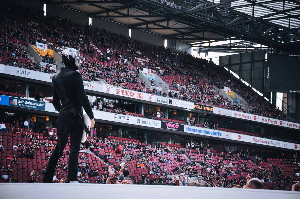 Stadion-Rock können sie: Ghost als Metallica-Support-Act. – Ghost.