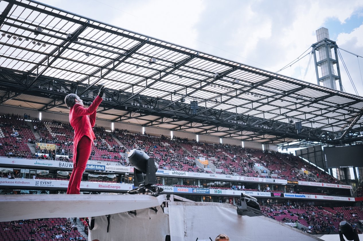 Stadion-Rock können sie: Ghost als Metallica-Support-Act. – Publikum?