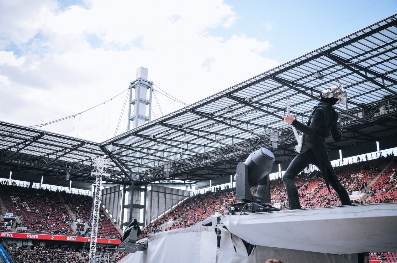 Stadion-Rock können sie: Ghost als Metallica-Support-Act. – Stadion-Rock.