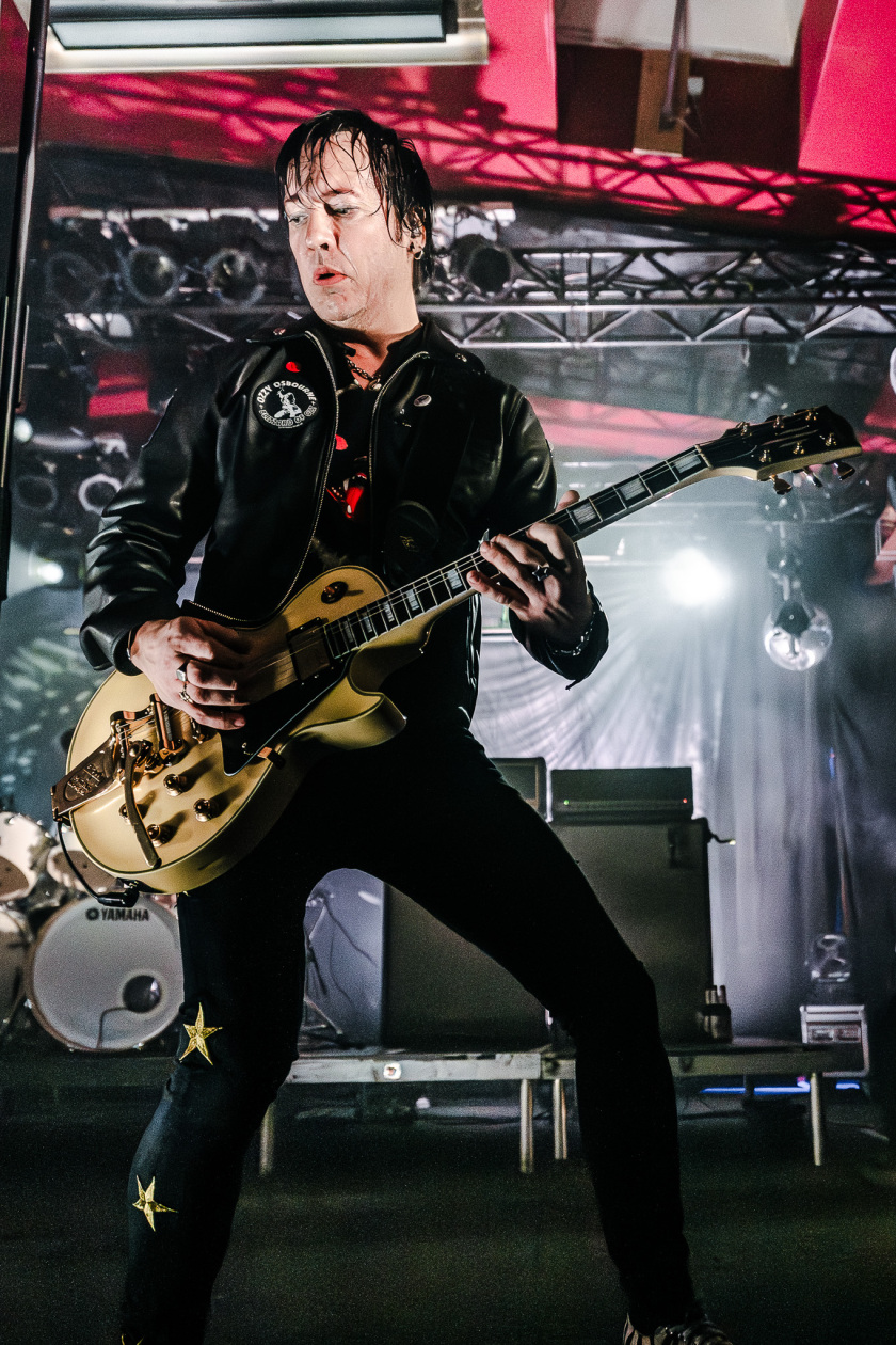 Gluecifer – Die Rock'n'Roll-Altmeister aus Oslo bringen den Club zum Beben. – Captain Poon.