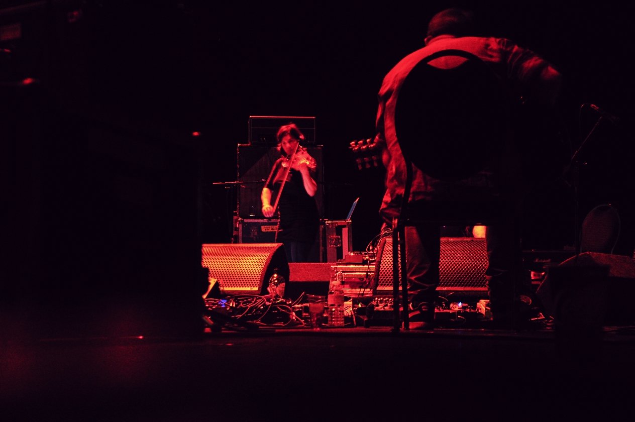 Große Location, großes Kino. Godspeed You! Black Emperor errichten ihre "Luciferian Towers". – Sophie Trudeau.