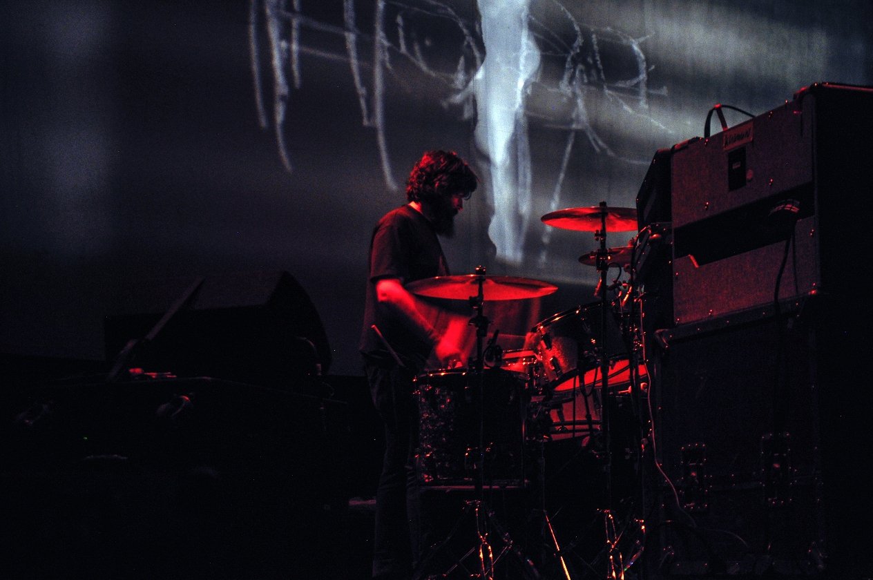 Große Location, großes Kino. Godspeed You! Black Emperor errichten ihre "Luciferian Towers". – Timothy Herzog.