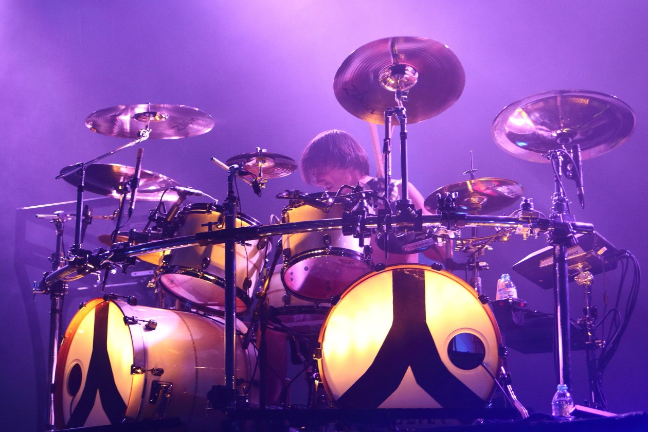 Gojira – Die Franzosen auf "Magma"-Tour. – Drumikone bei der Arbeit.