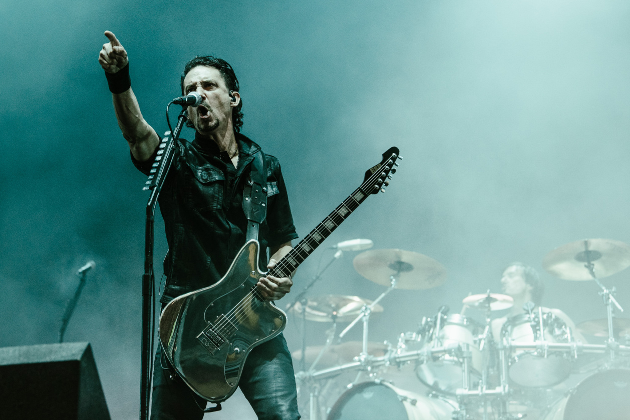 Gojira – Die Franzosen lockten mit ihrem brutalen Stilmix massenweise Fans vor die Harder Stage. – Joe.