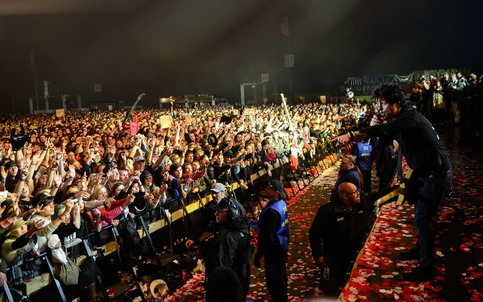 Headliner am Sonntag: Billie Joe Armstrong und Co. – Green Day-Fans.