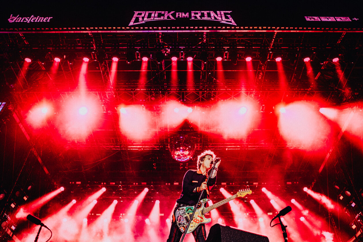 Headliner am Samstag: Wenn sich Billie Armstrong und Band ankündigen, ist es vor der Hauptbühne brechend voll. – Green Day
