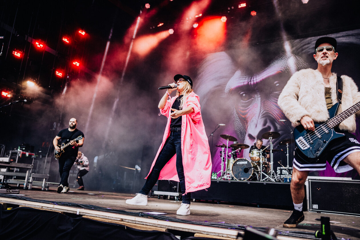 Sandra Nasic und Band am Freitag auf der Utopia Stage – Guano Apes.