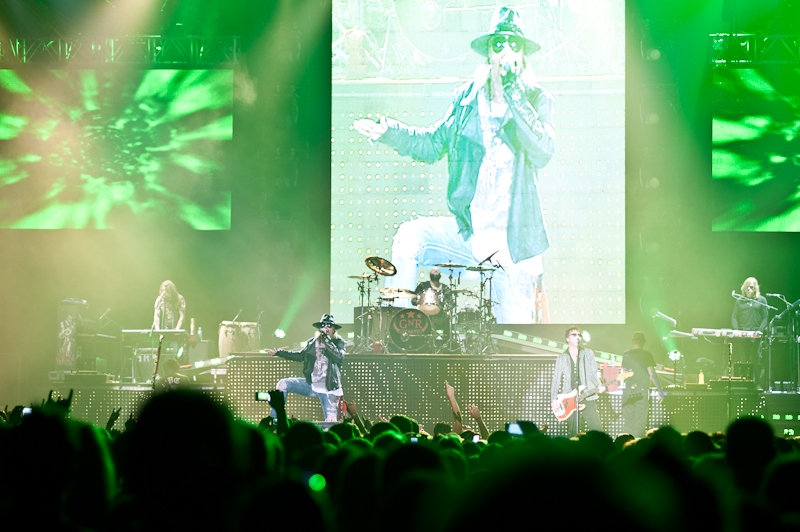 Axl Rose und Band in der St. Jakobshalle. – Guns N' Roses