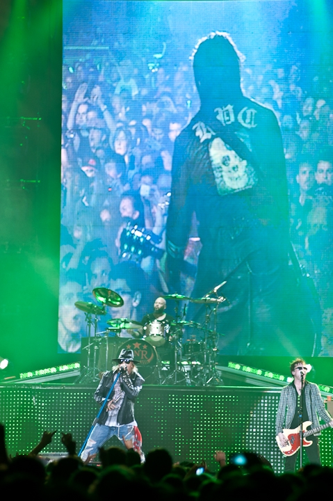 Guns N' Roses – Axl Rose und Band in der St. Jakobshalle. – Die alten Hits zünden noch.