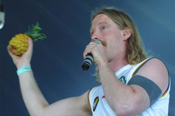 Gus Gus – Man munkelt, dass sich neben wilden Tanzattacken auch so mancher Lachanfall im Publikum abspielte. – "Fuck the Westside, this is Southside".