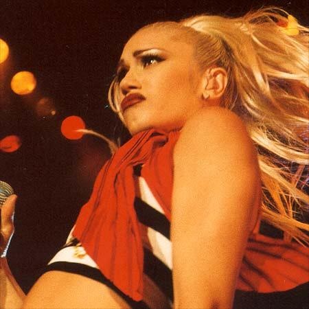 Gwen Stefani mit No Doubt 2002 live in Köln. – 