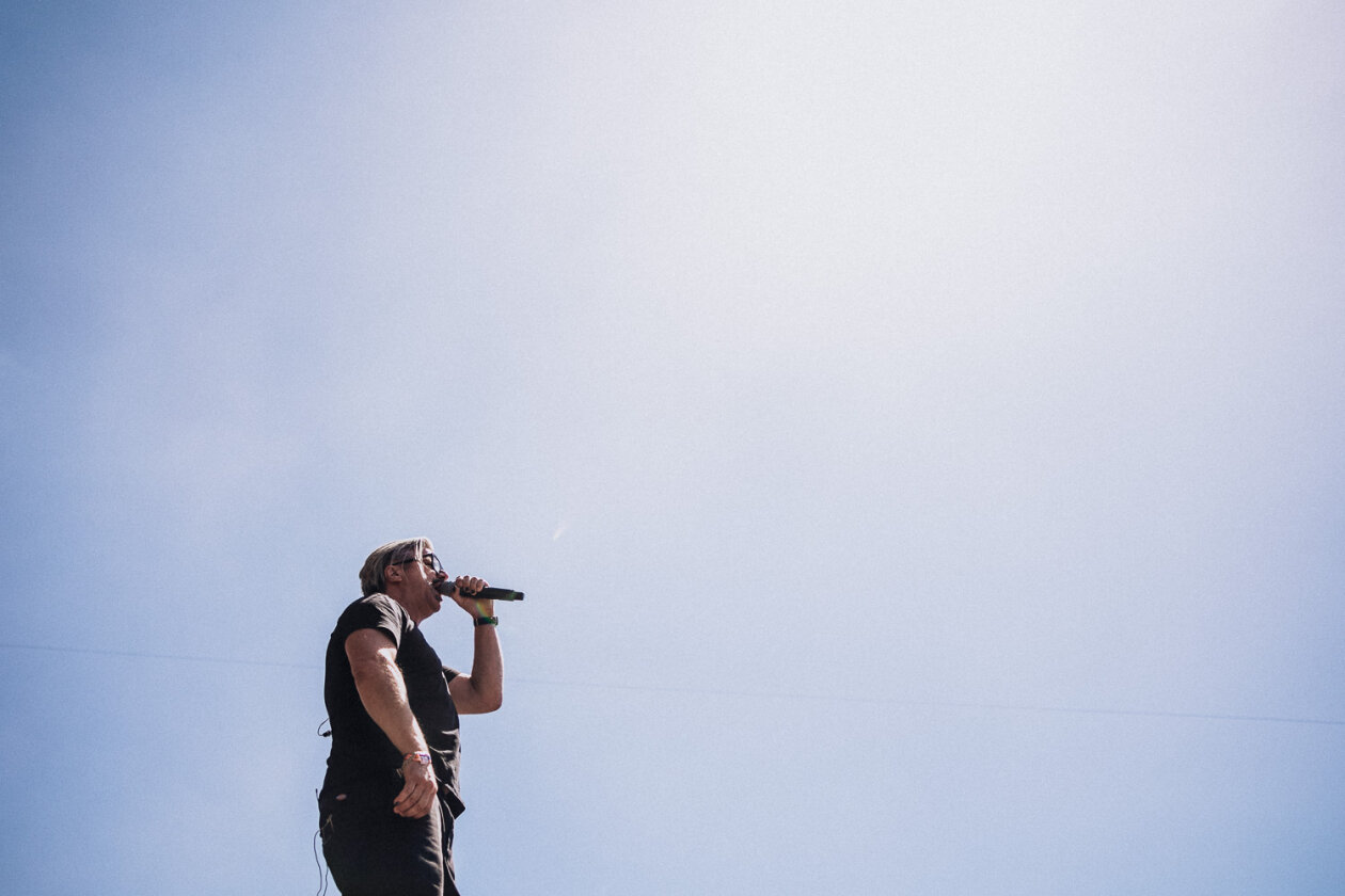 Tracks wie "Move" oder "Risin' High" kicken auch nach 30 Jahren noch: Henning Wehland und Band. – H-Blockx