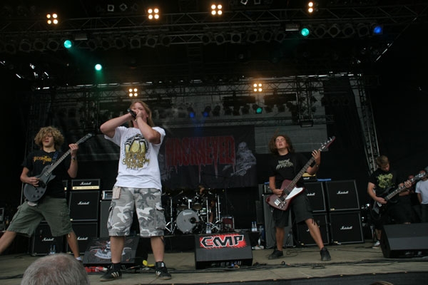 Jung, willig und ziemlich derb! – Hackneyed in action