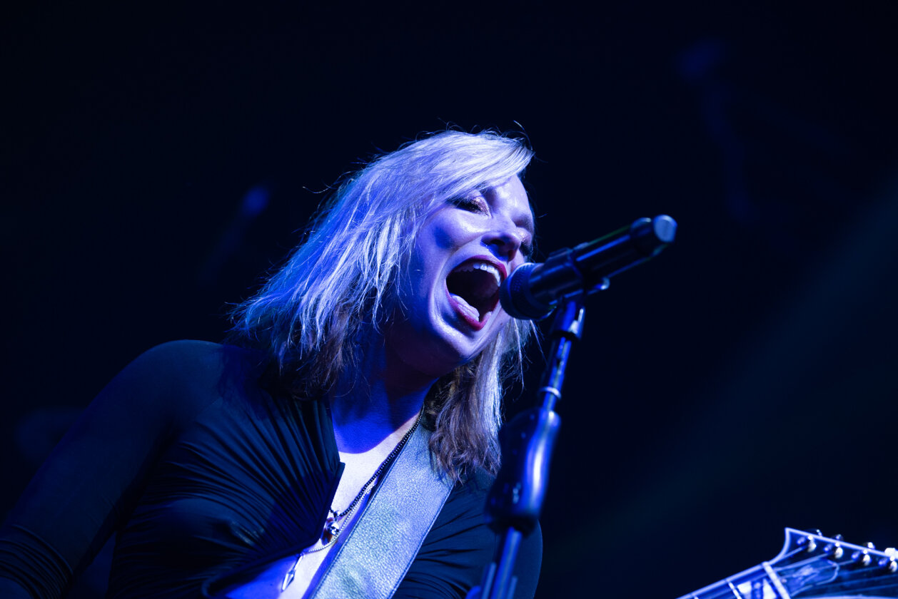 Mit Alter Bridge on tour: die Hale-Geschwister samt Band. – Halestorm.