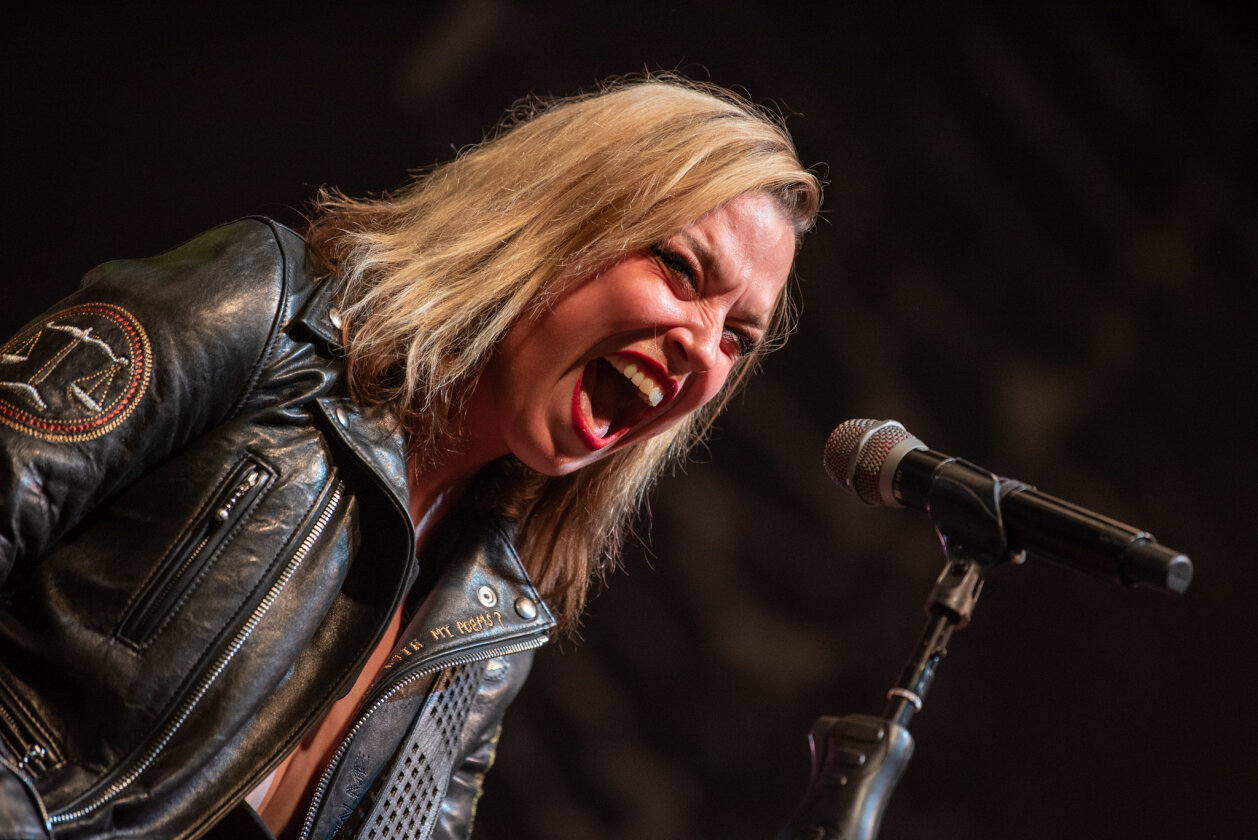 Mit Alter Bridge on tour: die Hale-Geschwister samt Band. – Halestorm.