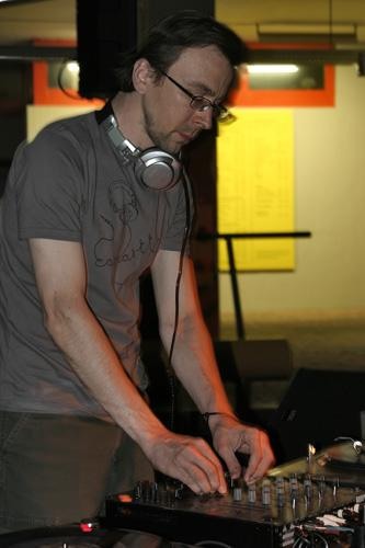 Lesung und DJing. Hans Nieswandt an der Friedrich Hecker Universität Konstanz – 