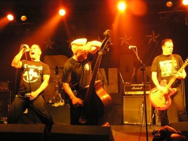 Die Heartbreak Engines rocken auch mit Aushilfsgitarristen gut auf. – 