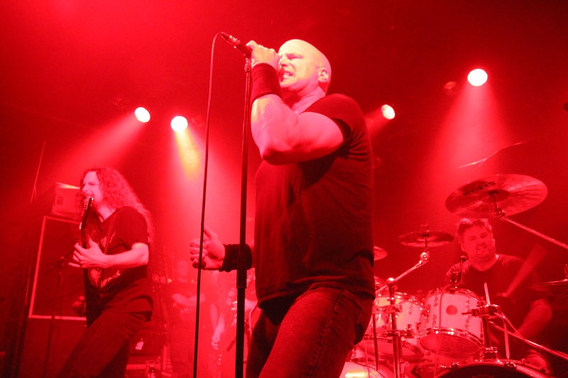 Heathen – Mit Exodus knallt Lee Altus live deutlich mehr. – David und Kragen