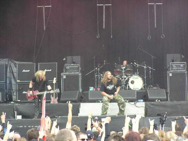 Hellfueled sind auch live fast die besseren Ozzy Osbourne. – 