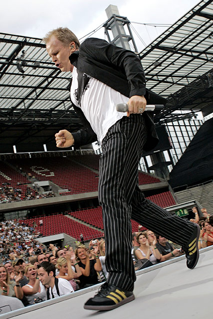 Herbert Grönemeyer – Herbert rockt das ausverkaufte Kölner Stadion. – Der Ex-Wahlkölner zeigte eine beeindruckende Kondition.