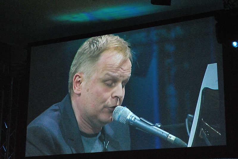 Herbert Grönemeyer – Grönemeyer präsentiert sein neues Album. – Grönemeyer spielt Schiffsverkehr auf der Spree