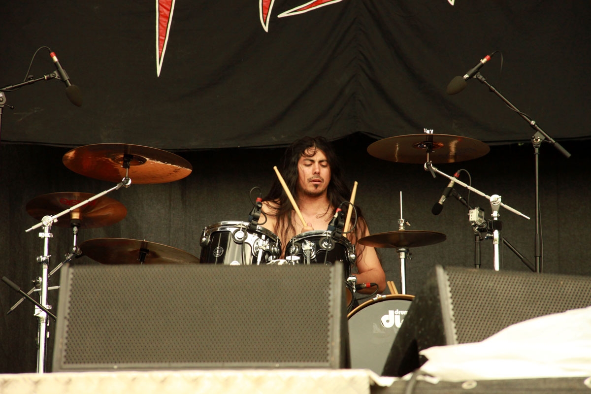 Grimassenmeister Katon DePena in Aktion. – Hirax
