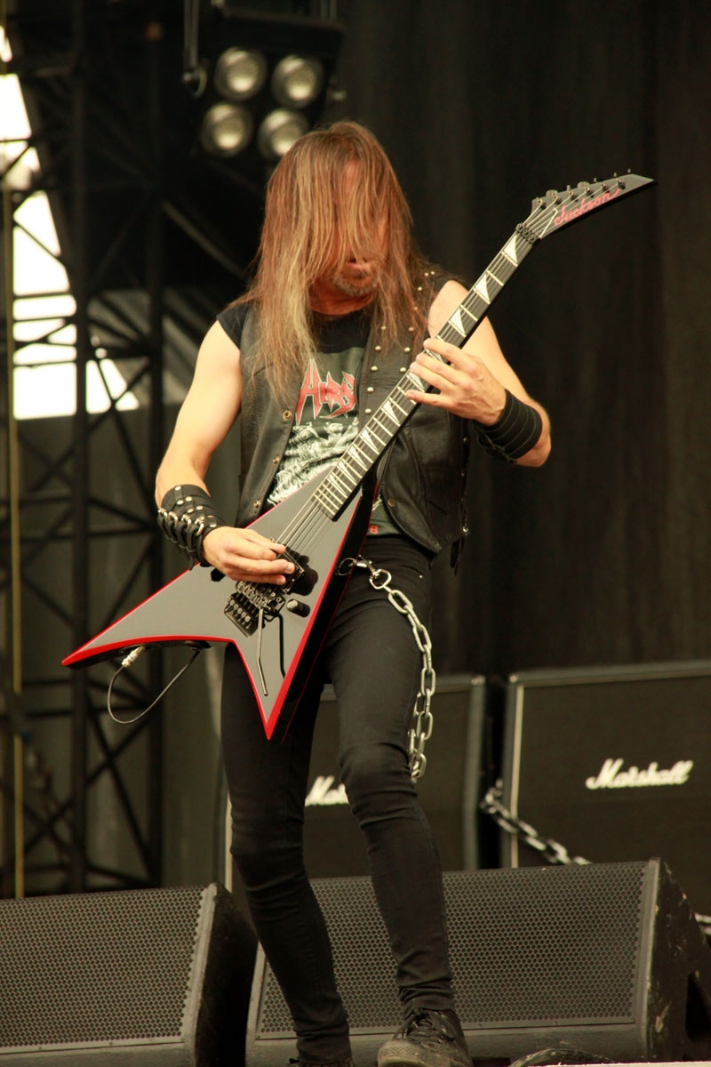 Grimassenmeister Katon DePena in Aktion. – Hirax