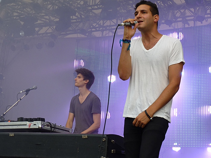 Holy Ghost! – Alex Frankel und Nick Millhiser nehmen mit Liveband die Gemini Stage unter Beschuss. – 