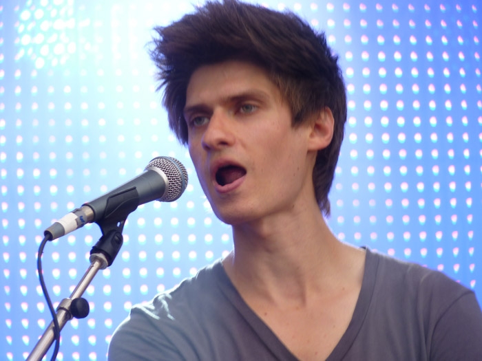 Holy Ghost! – Alex Frankel und Nick Millhiser nehmen mit Liveband die Gemini Stage unter Beschuss. – 
