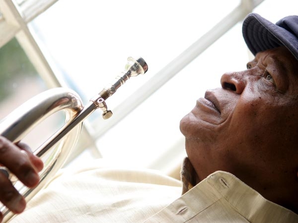 Hugh Masekela schenkt uns zu seinem 70. Geburtstag "Entspannung" (Phola). – ... "The Americanization Of Ooga Booga" und ...
