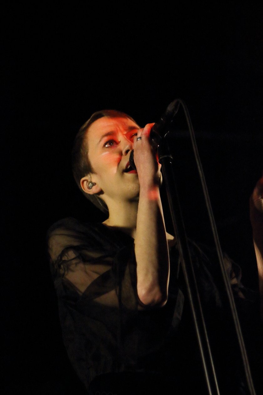 Hundreds – Die deutschen Elektropopper bei ihrem bisher größten Gig. – Eva Milner.