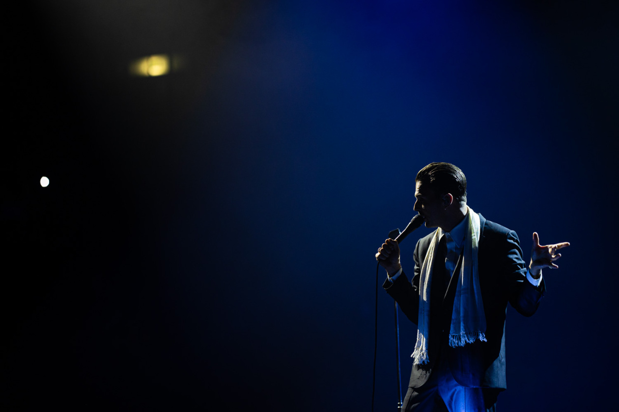 15 Jahre "Happiness" – die britische Synth-Pop-Band feiert ihr Debütalbum live. – Hurts.