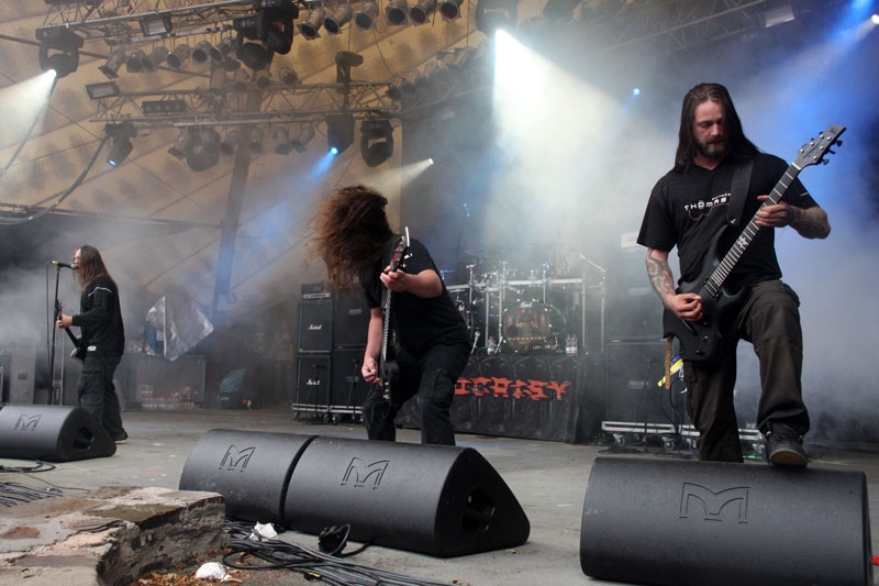Hypocrisy schifften gegen den Regen an. – Hypocrisy