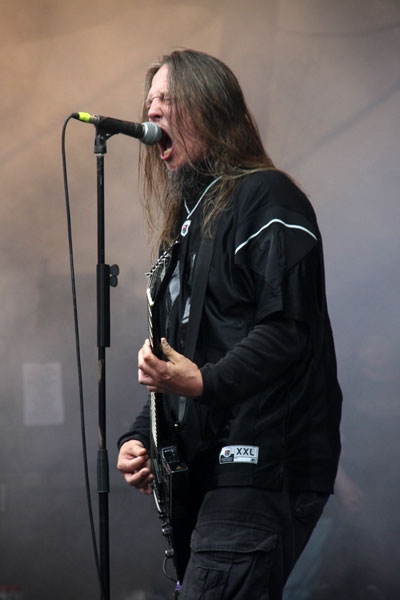 Hypocrisy schifften gegen den Regen an. – Hypocrisy