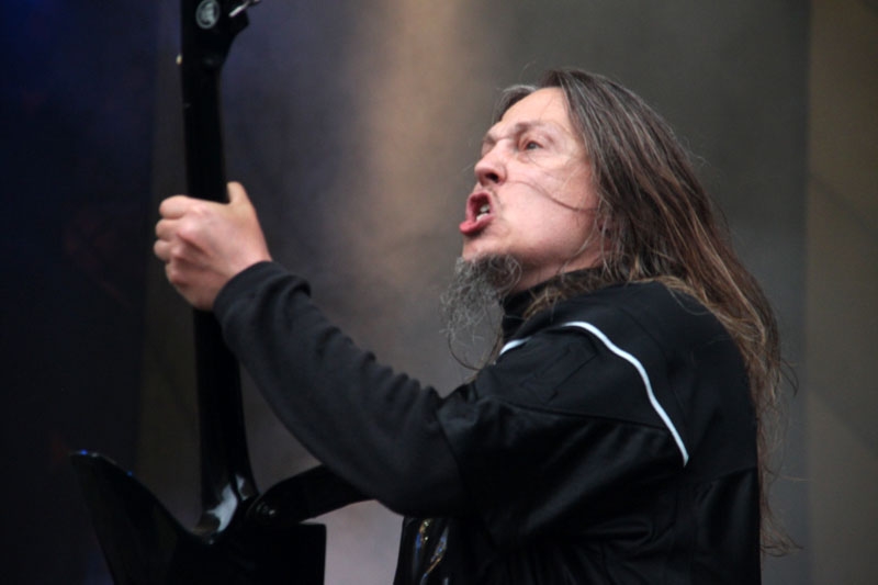 Hypocrisy schifften gegen den Regen an. – Hypocrisy