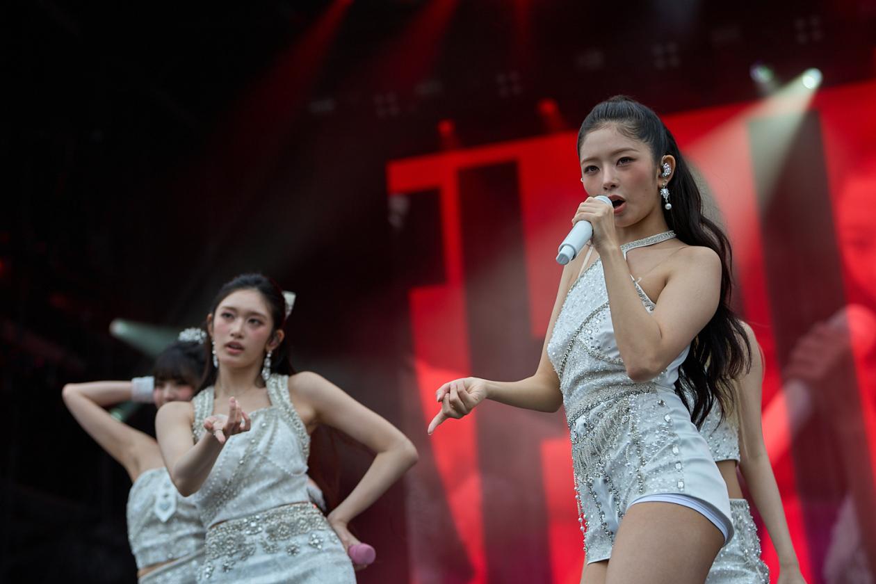 IVE (K-Pop) – Wo die südkoreanische Grilgroup auftritt, geht der Lautstärkepegel steil nach oben. – IVE.
