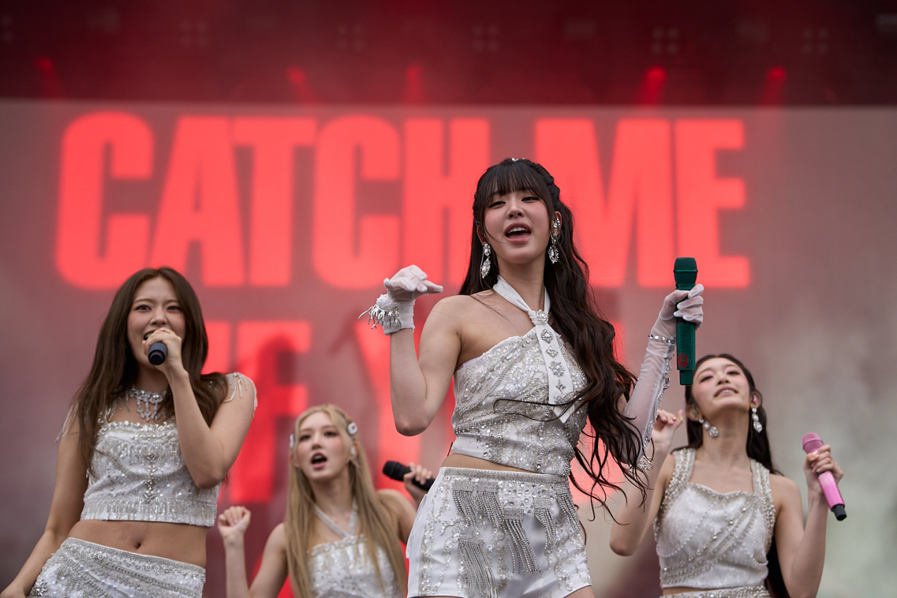 IVE (K-Pop) – Wo die südkoreanische Grilgroup auftritt, geht der Lautstärkepegel steil nach oben. – IVE.