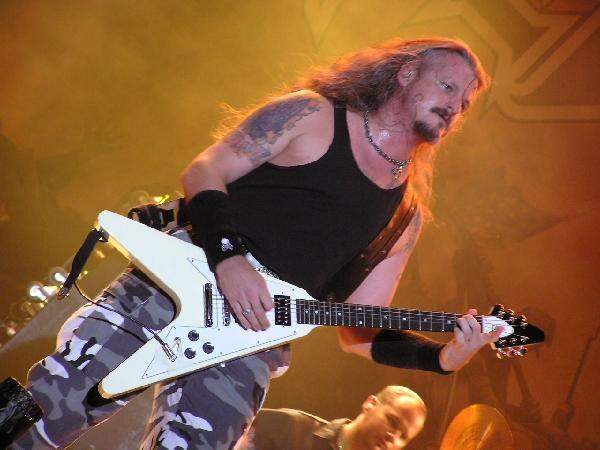 Trotz den Diskussionen um übertriebenen Patriotismus bejubelt: Iced Earth – 