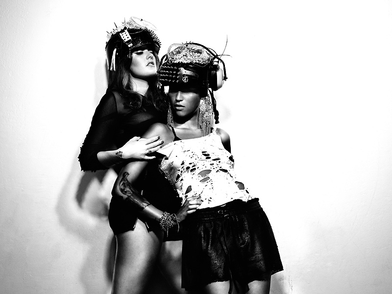 Sympathisch, gut zu vermarkten, und trotzdem ein bisschen alternativ: Icona Pop. – Icona Pop